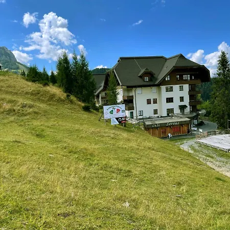 Апартаменты The Mountain Хермагор